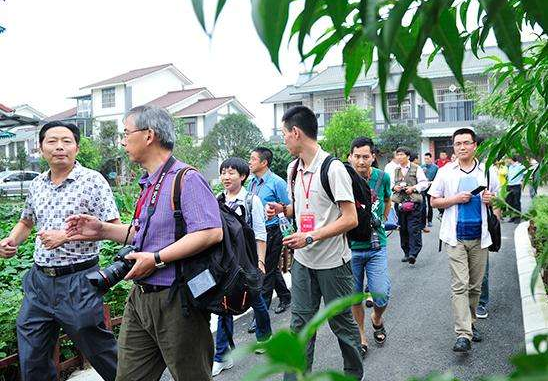 “北京市防汛办：周末有雨 市民游玩尽可能避开山区”